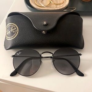 Ray Ban Black Metal Round Sunglasses